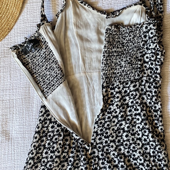 LuLu’s B&W Floral Mini Dress - tie straps - ruffle hem - Size XS - Picture 9 of 10